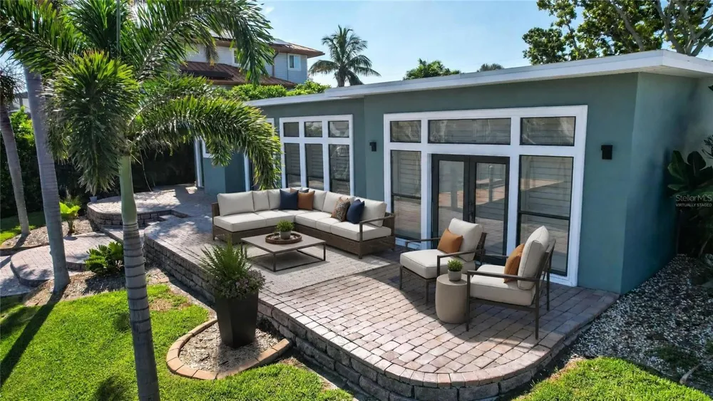 440 PALM ISLAND SE Clearwater Beach, FL 33767