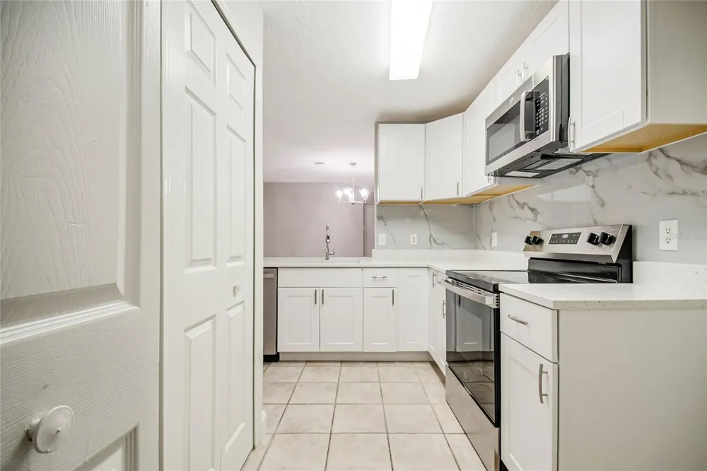 7511 SEURAT STREET #10102 Orlando, FL 32819