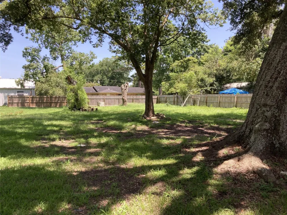 125 Shady Lane West Columbia, TX 77486