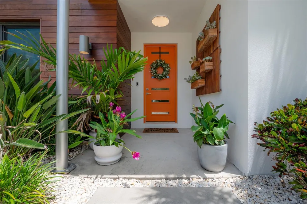 4207 W JETTON AVENUE Tampa, FL 33629
