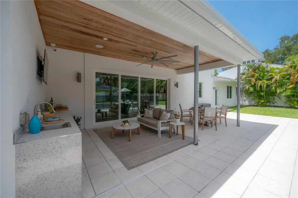 4207 W JETTON AVENUE Tampa, FL 33629