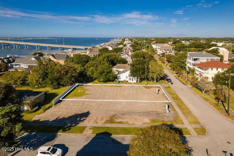 2103 Evans Street Morehead City, NC 28557