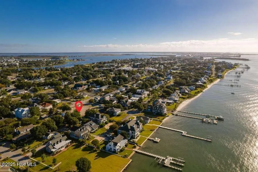 2103 Evans Street Morehead City, NC 28557