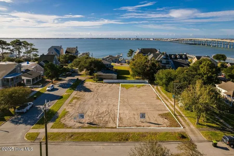 2103 Evans Street Morehead City, NC 28557
