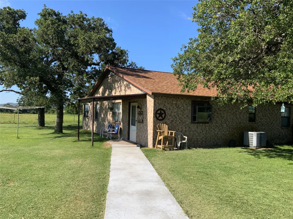 600 County Road 107 Sidney, TX 76474