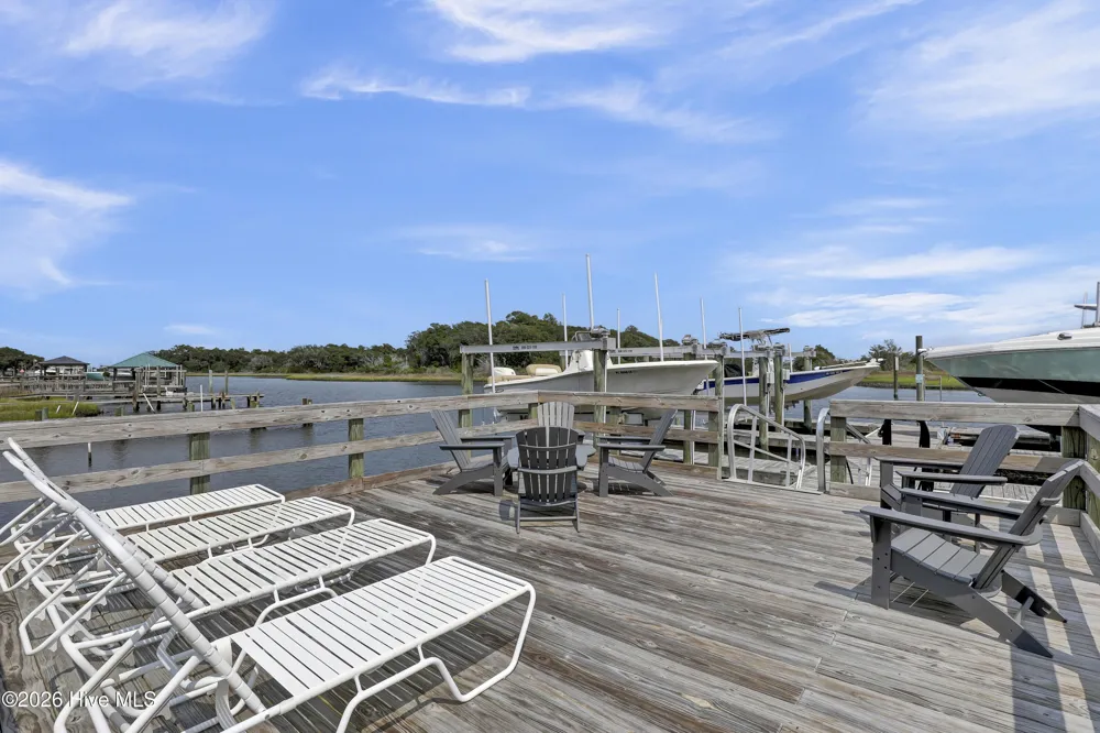 302 Vesta Court Surf City, NC 28445