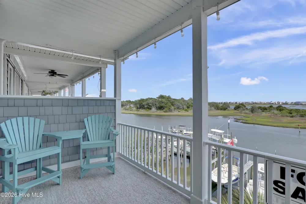 302 Vesta Court Surf City, NC 28445