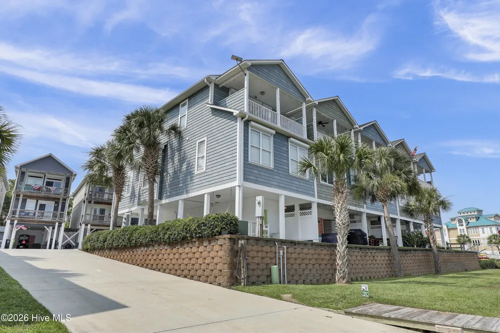 302 Vesta Court Surf City, NC 28445