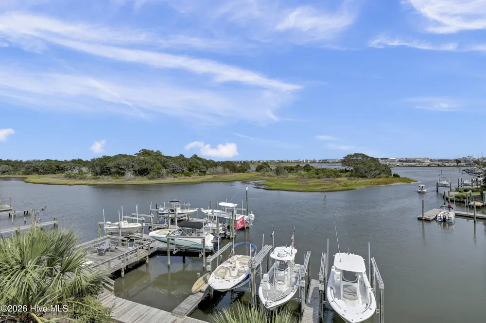 302 Vesta Court Surf City, NC 28445