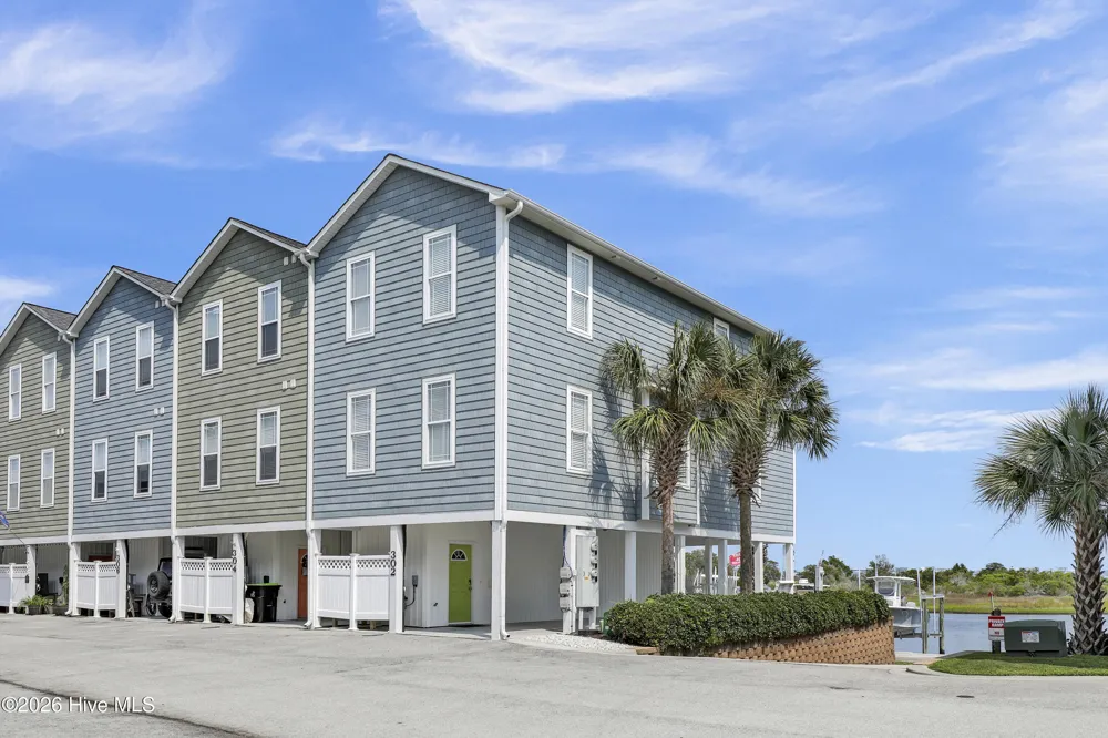302 Vesta Court Surf City, NC 28445