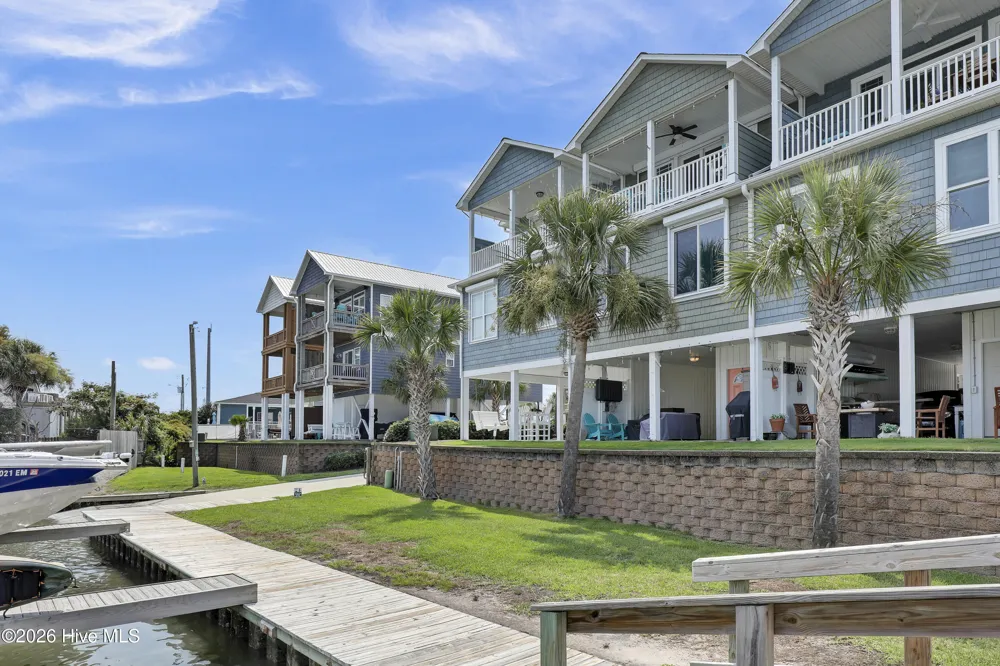 302 Vesta Court Surf City, NC 28445