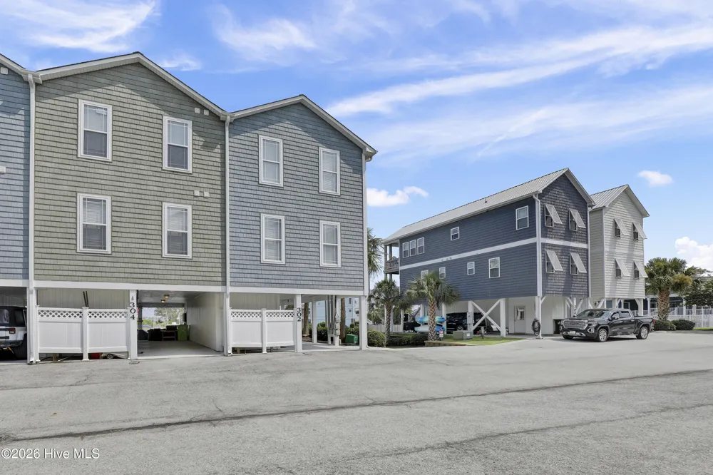 302 Vesta Court Surf City, NC 28445