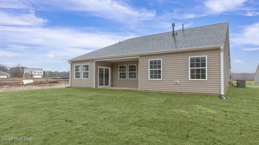 1094 Aviator Lane Ayden, NC 28513