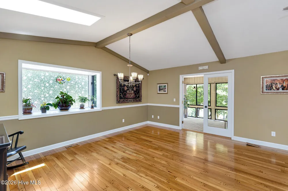 135 Devonshire Avenue W West End, NC 27376