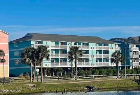 600 S Carolina Beach Avenue S #2f