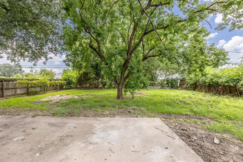 2915 Avenue O Nederland, TX 77627