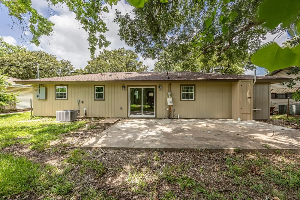 2915 Avenue O Nederland, TX 77627