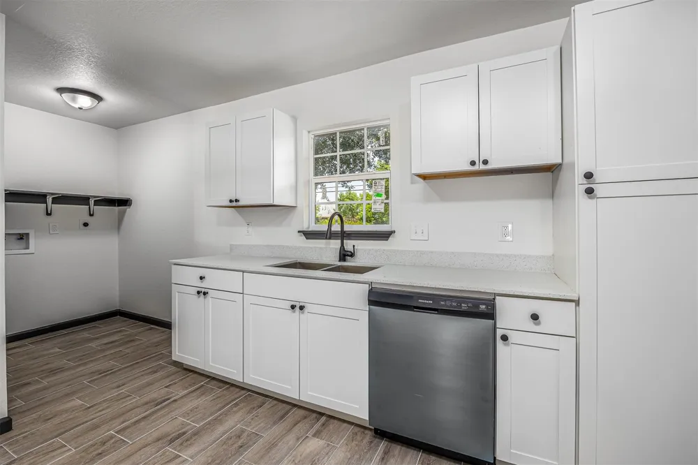 2915 Avenue O Nederland, TX 77627