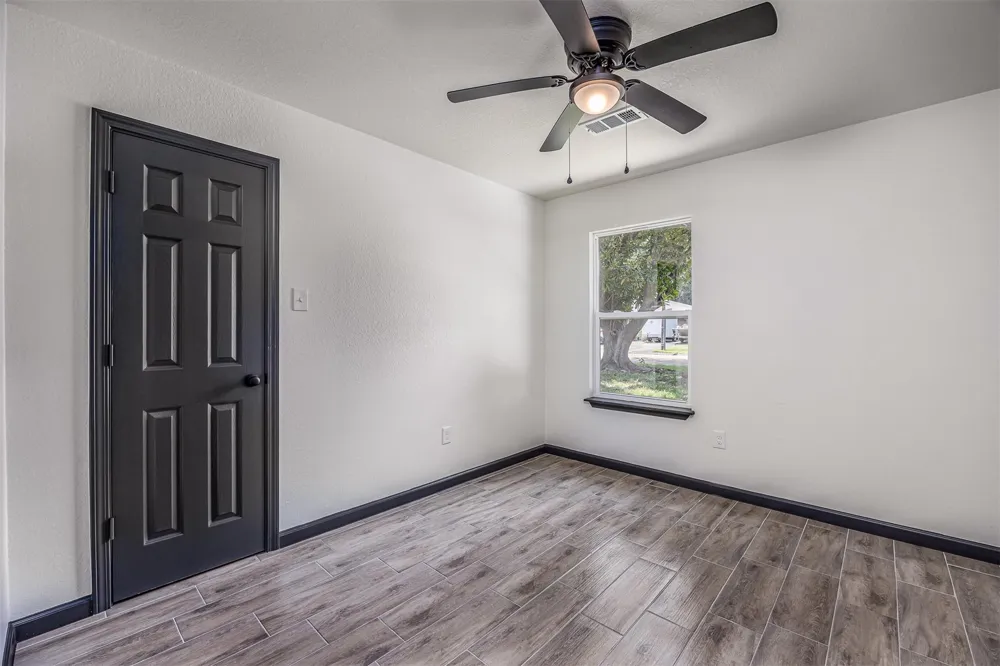 2915 Avenue O Nederland, TX 77627