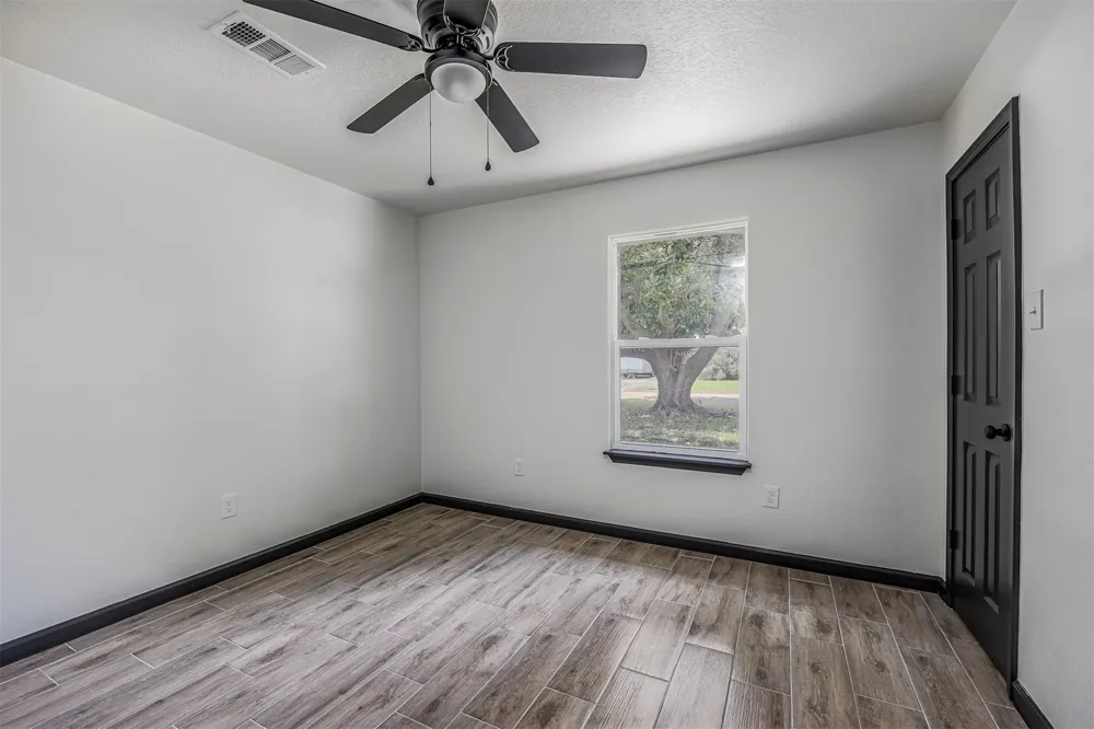 2915 Avenue O Nederland, TX 77627