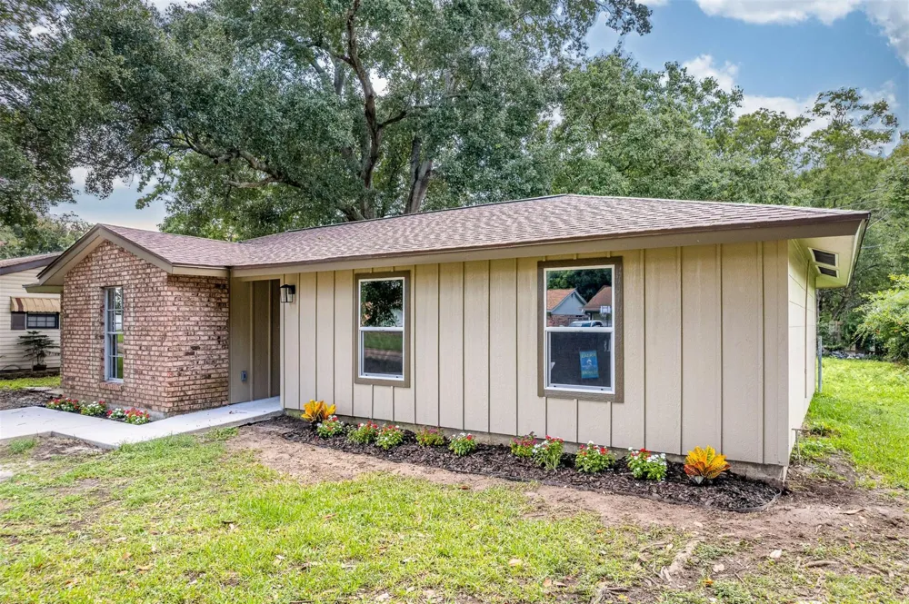 2915 Avenue O Nederland, TX 77627