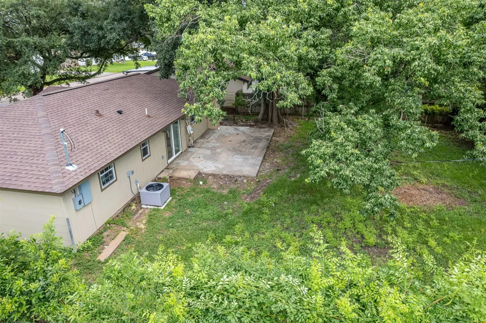 2915 Avenue O Nederland, TX 77627