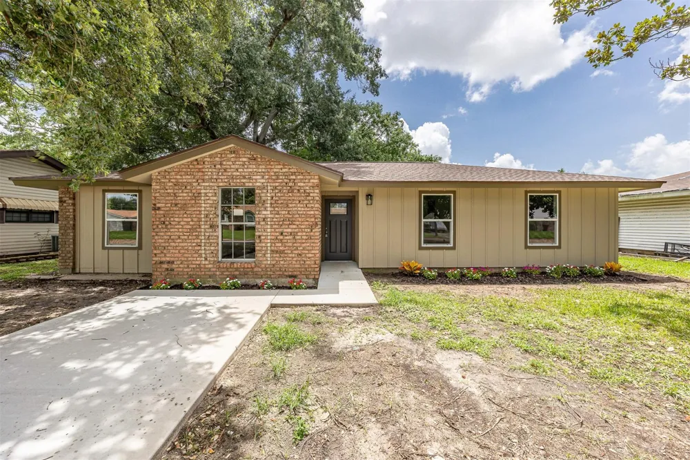 2915 Avenue O Nederland, TX 77627