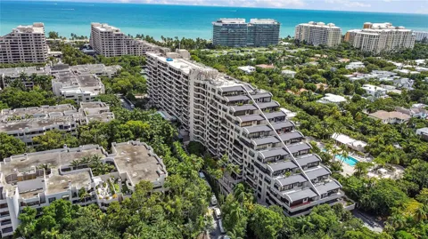 151 Crandon Blvd #822