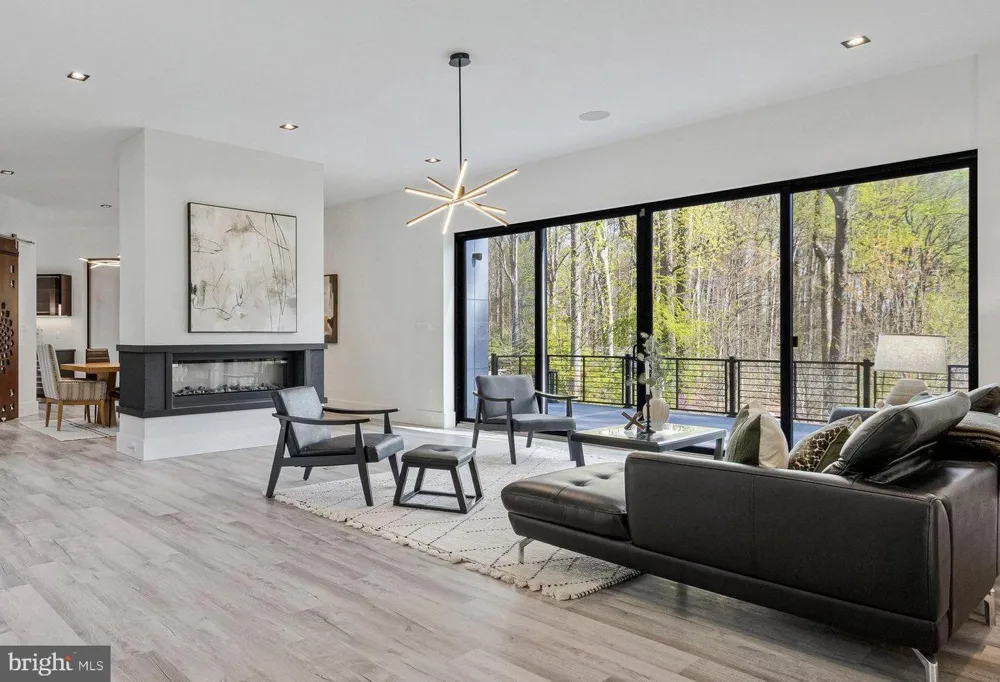 3525 GLENBROOK ROAD Fairfax, VA 22031