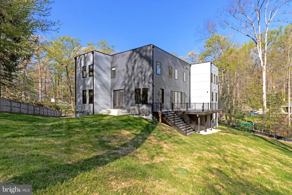 3525 GLENBROOK ROAD Fairfax, VA 22031