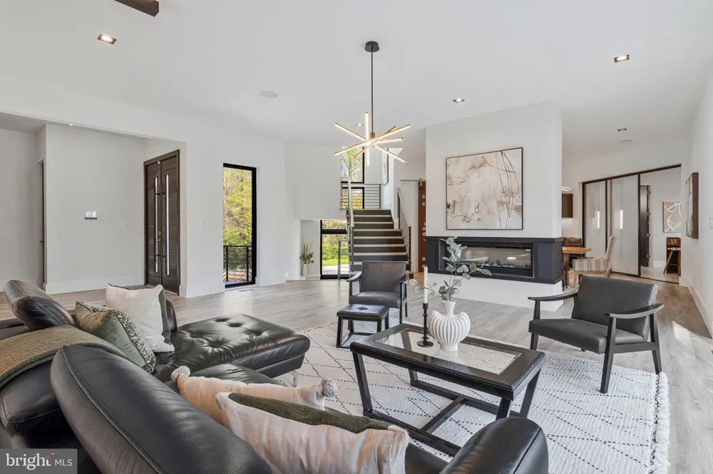 3525 GLENBROOK ROAD Fairfax, VA 22031
