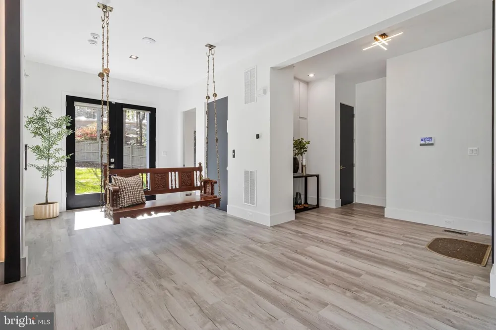 3525 GLENBROOK ROAD Fairfax, VA 22031