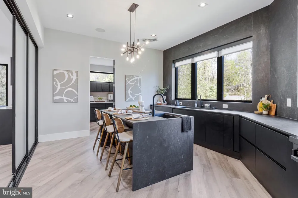 3525 GLENBROOK ROAD Fairfax, VA 22031