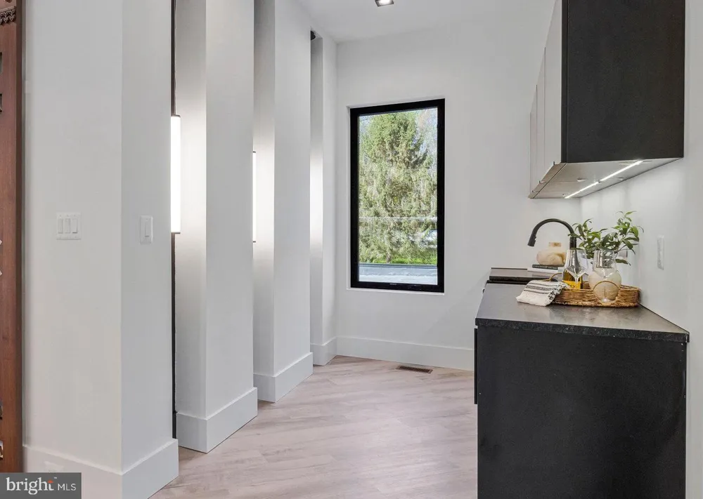 3525 GLENBROOK ROAD Fairfax, VA 22031