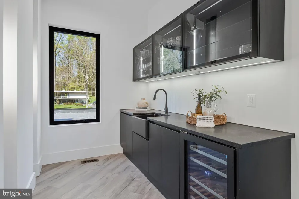 3525 GLENBROOK ROAD Fairfax, VA 22031
