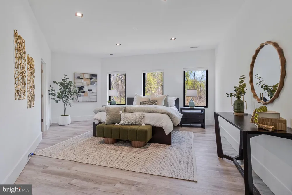 3525 GLENBROOK ROAD Fairfax, VA 22031