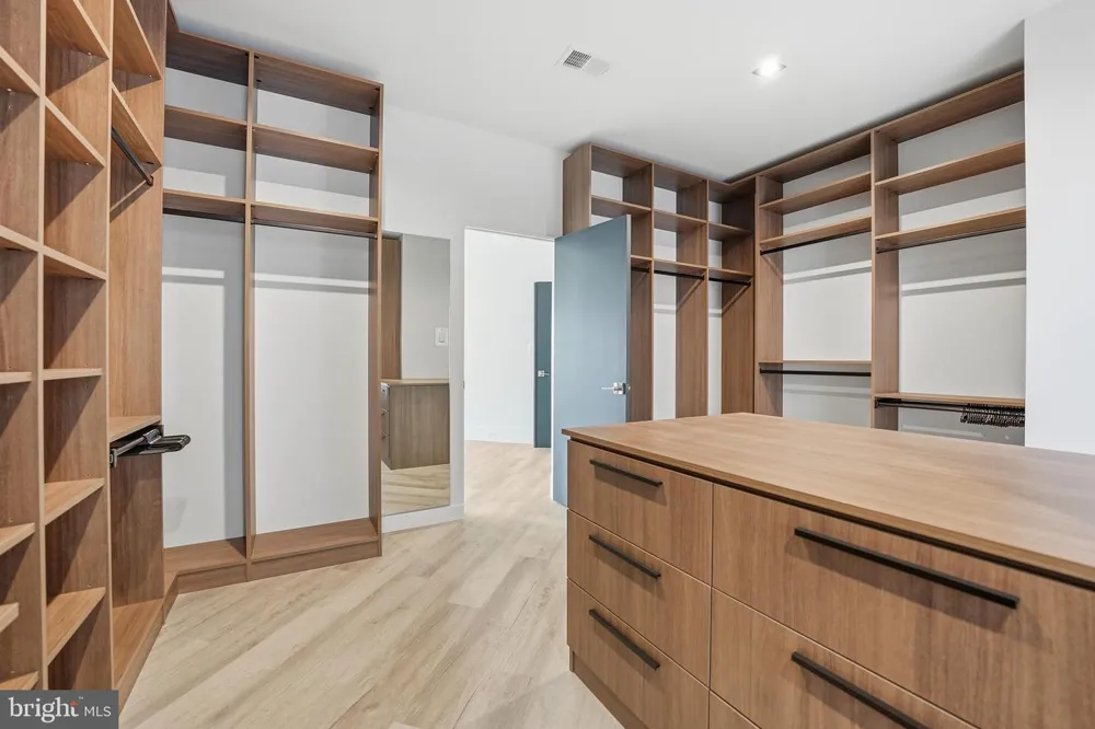 3525 GLENBROOK ROAD Fairfax, VA 22031