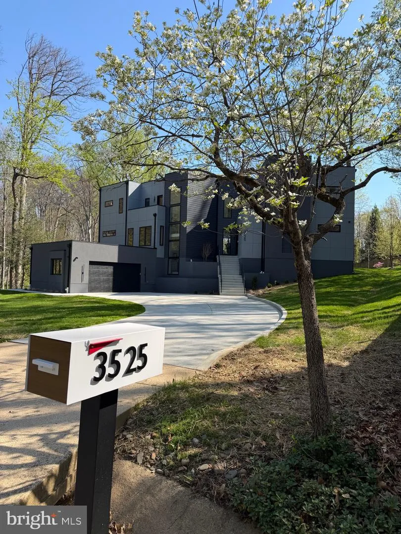 3525 GLENBROOK ROAD Fairfax, VA 22031