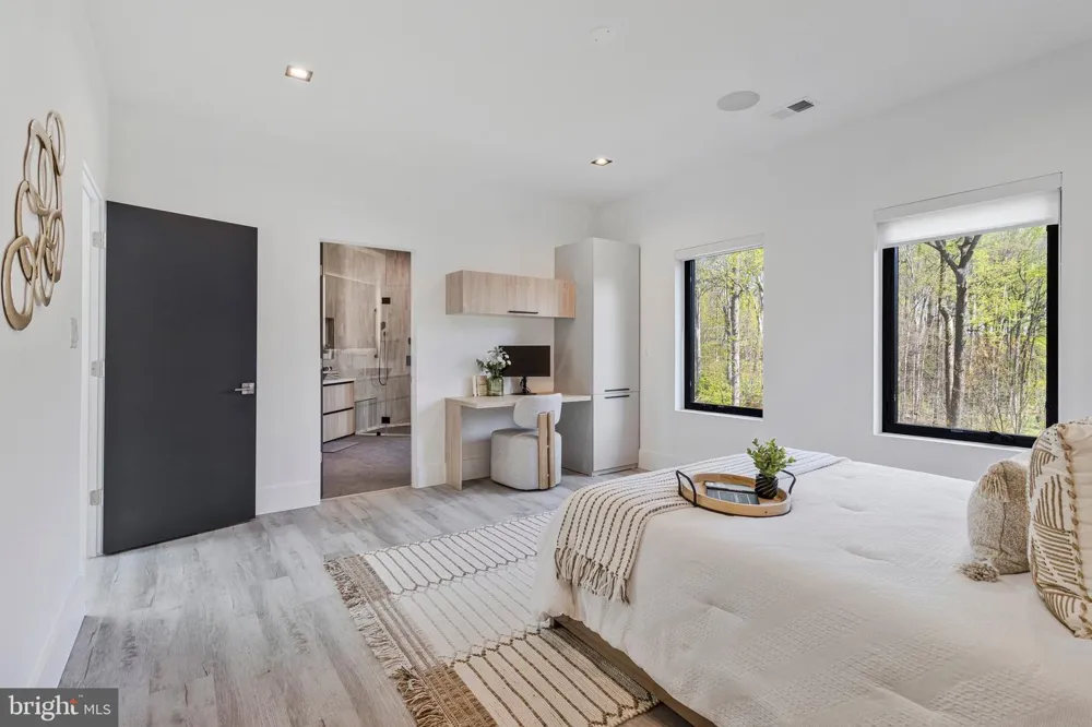 3525 GLENBROOK ROAD Fairfax, VA 22031