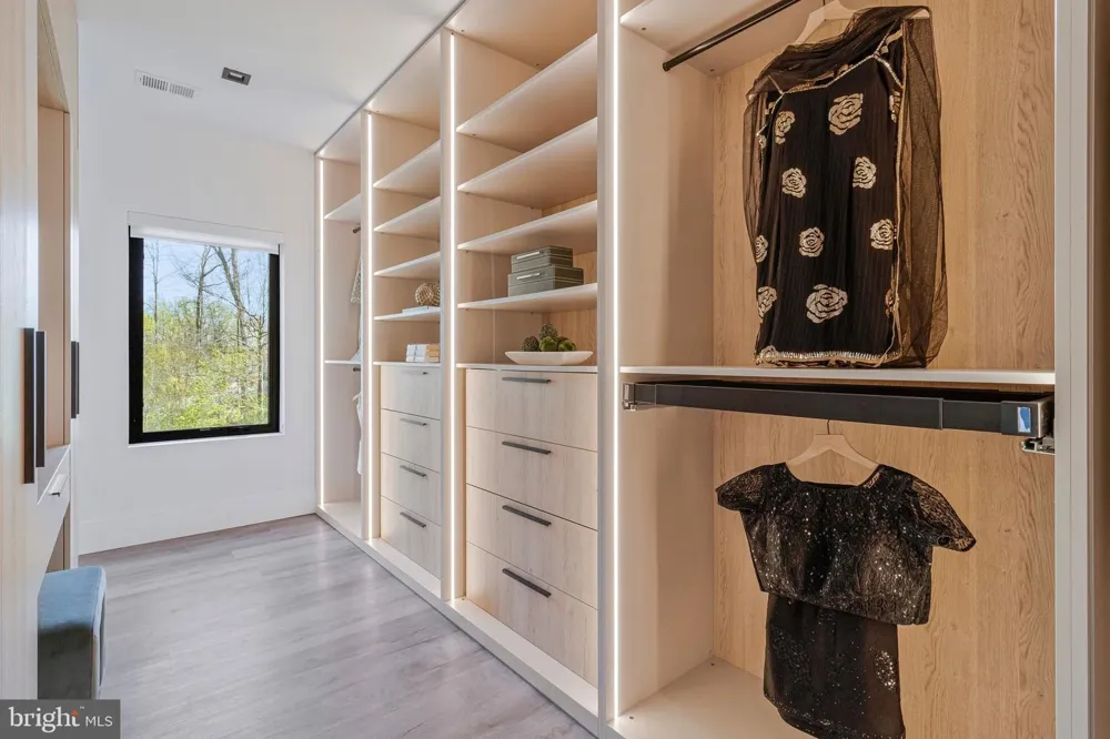3525 GLENBROOK ROAD Fairfax, VA 22031