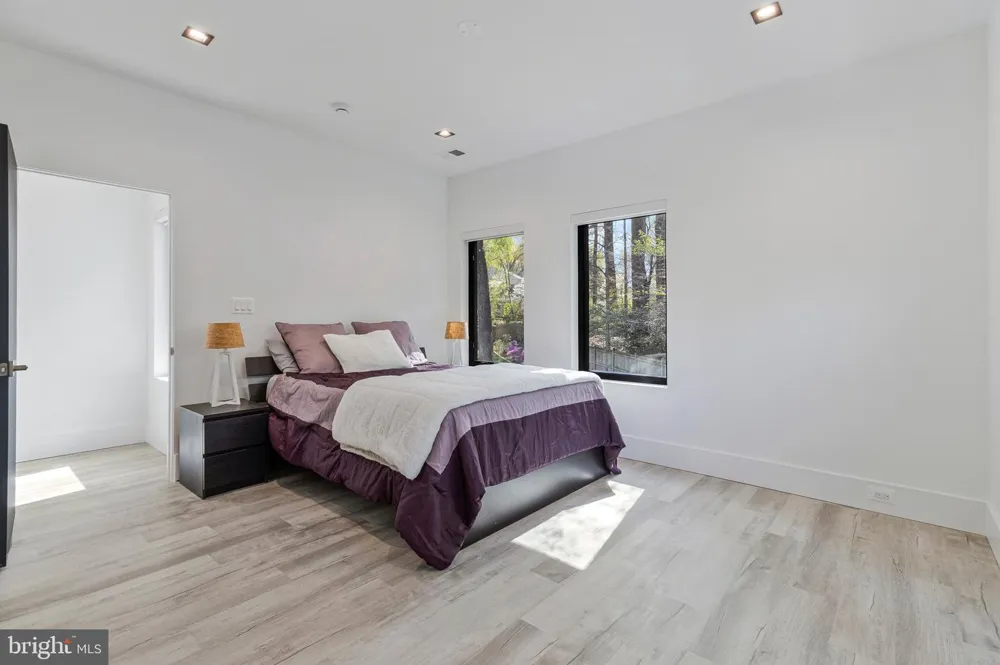 3525 GLENBROOK ROAD Fairfax, VA 22031