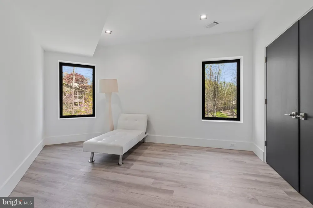 3525 GLENBROOK ROAD Fairfax, VA 22031