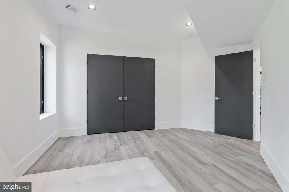 3525 GLENBROOK ROAD Fairfax, VA 22031