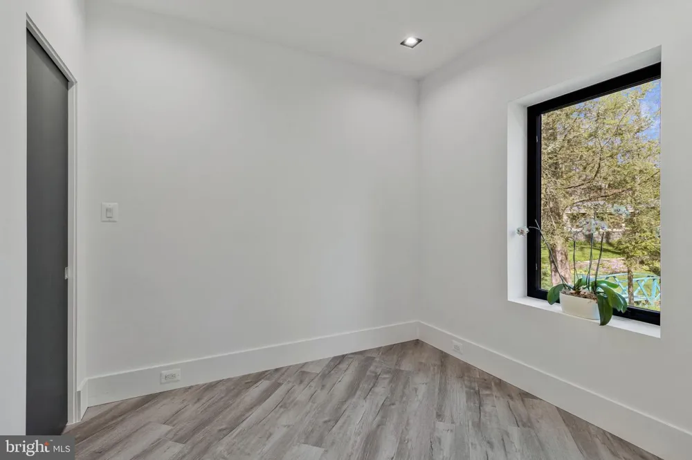 3525 GLENBROOK ROAD Fairfax, VA 22031