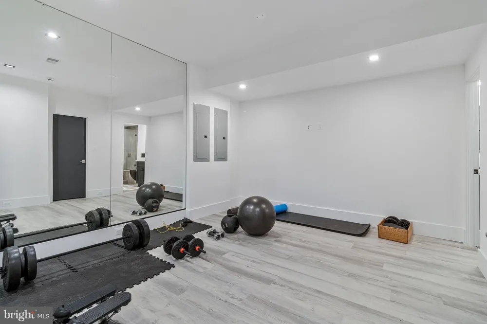 3525 GLENBROOK ROAD Fairfax, VA 22031