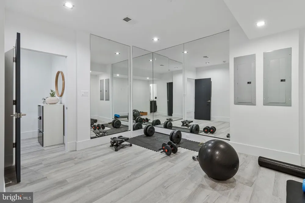 3525 GLENBROOK ROAD Fairfax, VA 22031