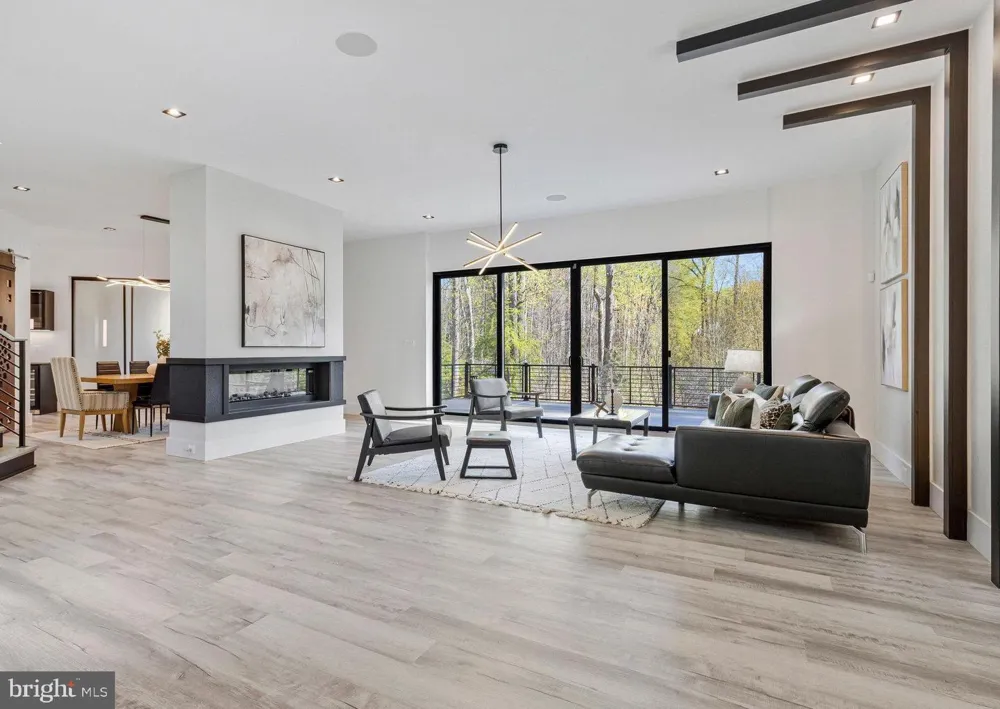 3525 GLENBROOK ROAD Fairfax, VA 22031