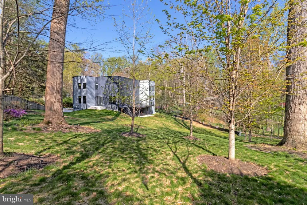 3525 GLENBROOK ROAD Fairfax, VA 22031