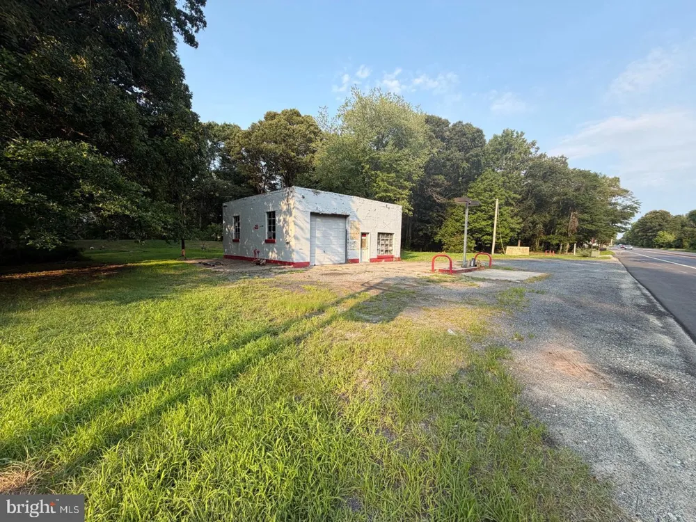 20587 MILTON ELLENDALE HIGHWAY Ellendale, DE 19941