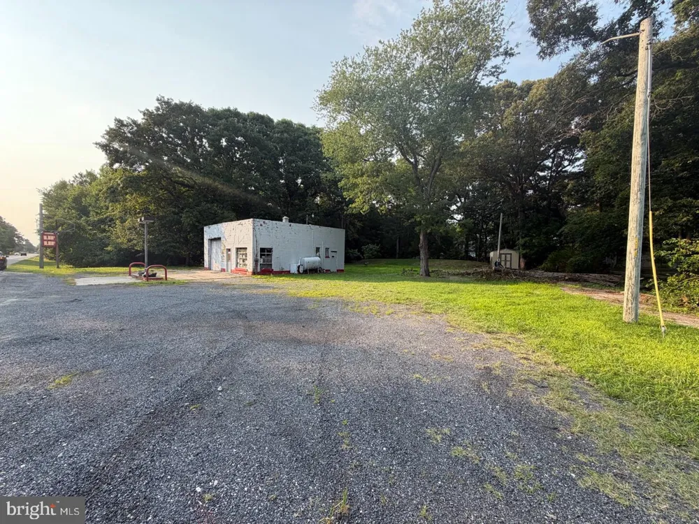 20587 MILTON ELLENDALE HIGHWAY Ellendale, DE 19941